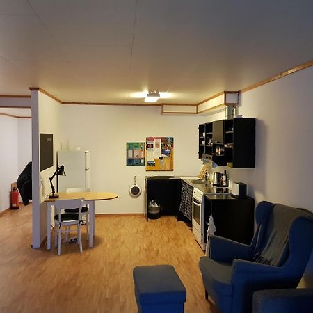 Volda Hostel, Bed And Breakfast As Lauvstad Exteriör bild
