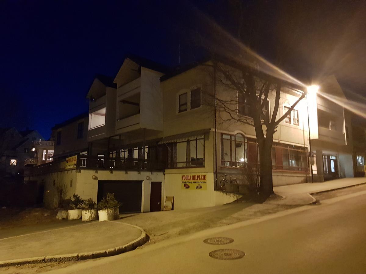 Volda Hostel, Bed And Breakfast As Lauvstad Exteriör bild