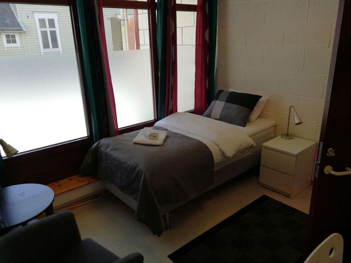 Volda Hostel, Bed And Breakfast As Lauvstad Exteriör bild