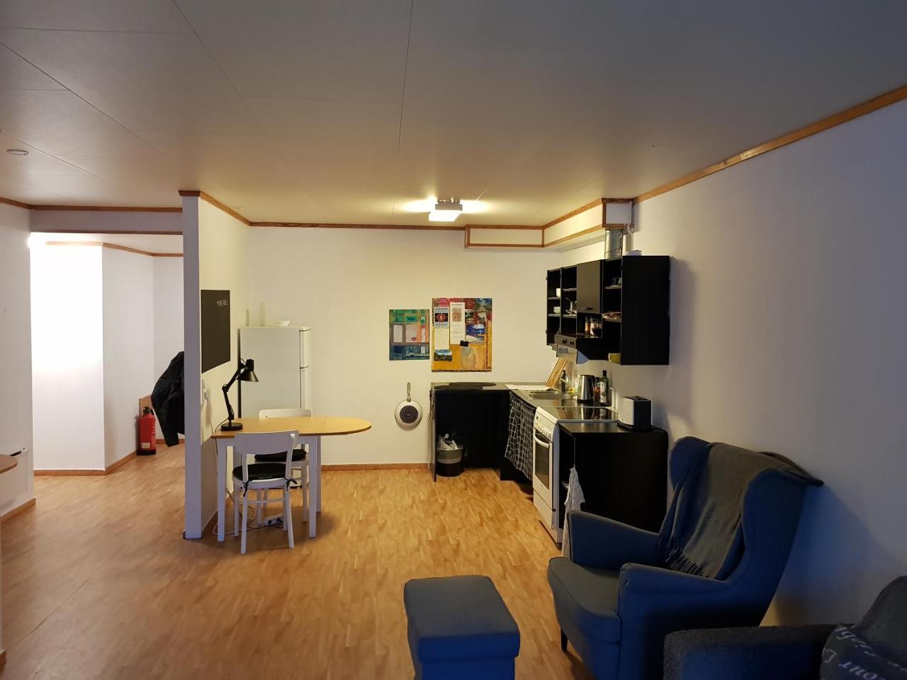 Volda Hostel, Bed And Breakfast As Lauvstad Exteriör bild