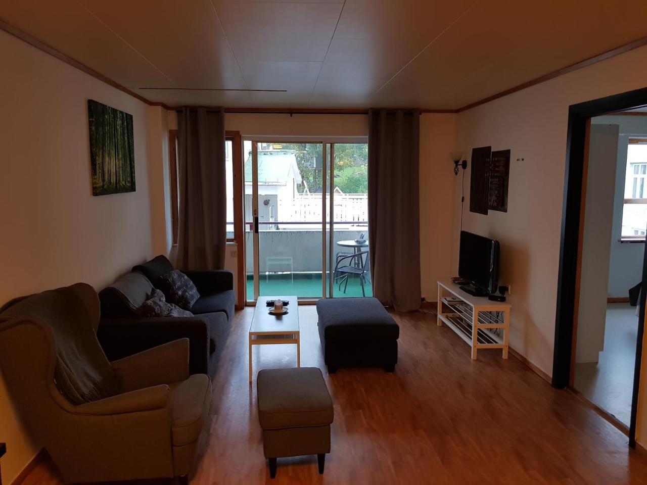 Volda Hostel, Bed And Breakfast As Lauvstad Exteriör bild